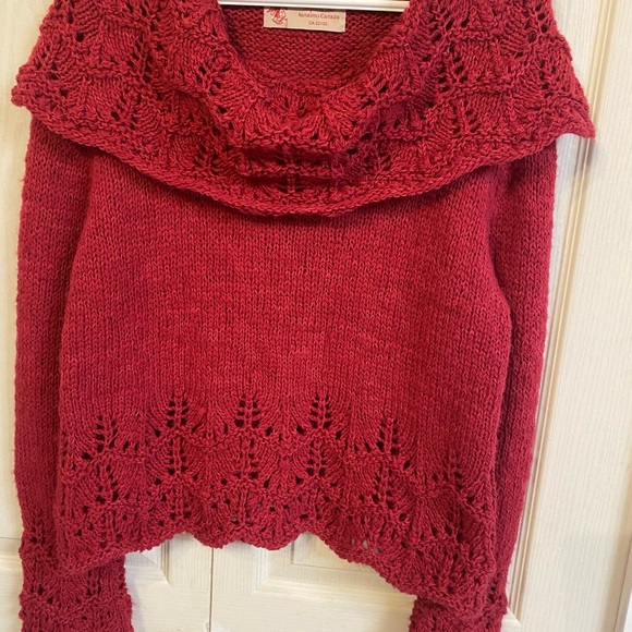 World Folk Art Imports Inc. Nanaimo Canada sweater - Picture 7 of 11
